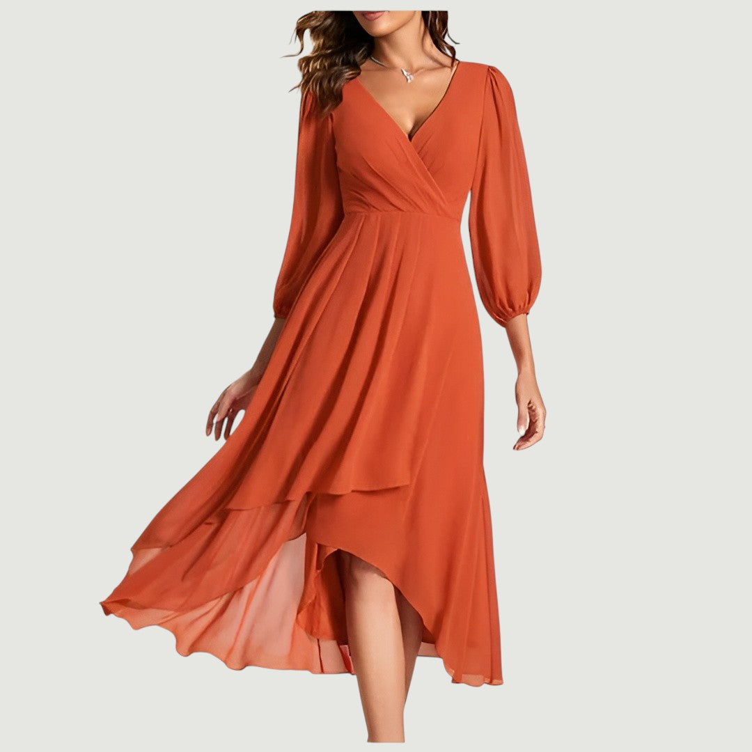 MIA™ KJOLE | Elegant V-halsdesign med asymmetrisk fald