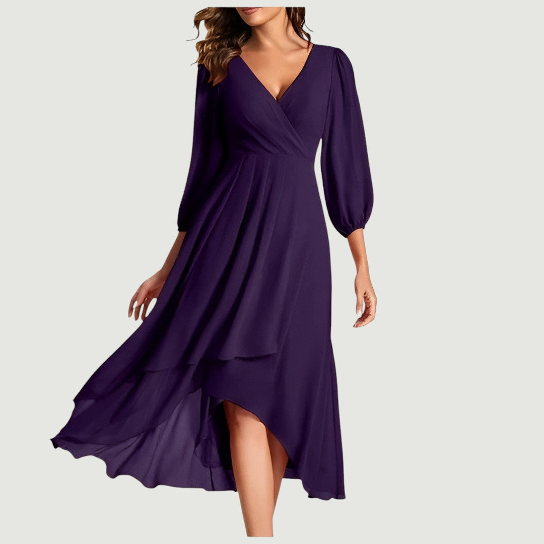 MIA™ KJOLE | Elegant V-halsdesign med asymmetrisk fald