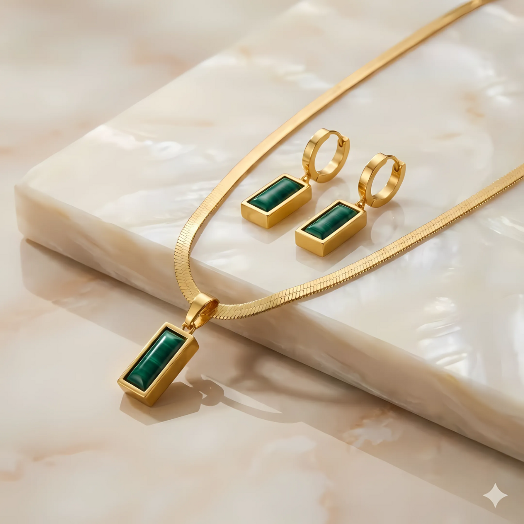 Smaragd lykkebringer øreringe med gratis halskæde | Begrænset tilbud
